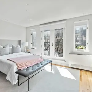 https://luxe-studio-with-charming-juliet-balcony-new-york.us-newyorkcity.com